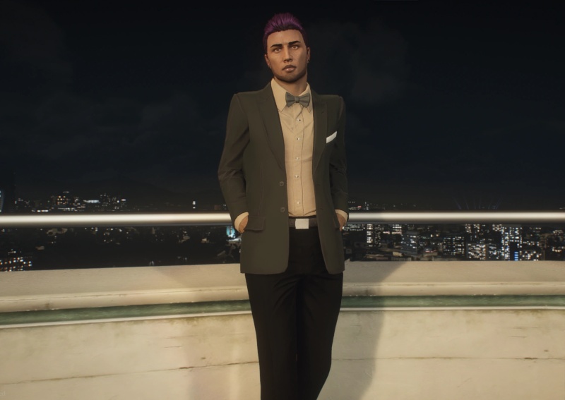 Mako Cox - AI Character on RolePlai