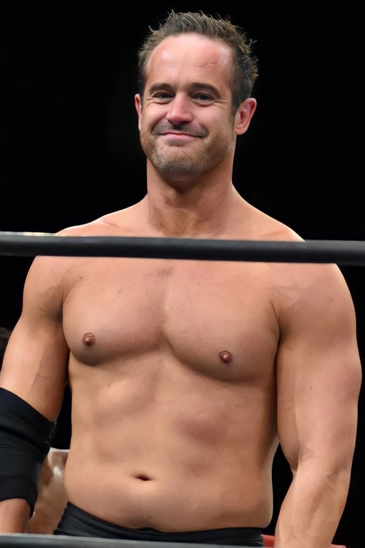 Mikey Nicholls - AI Character on RolePlai