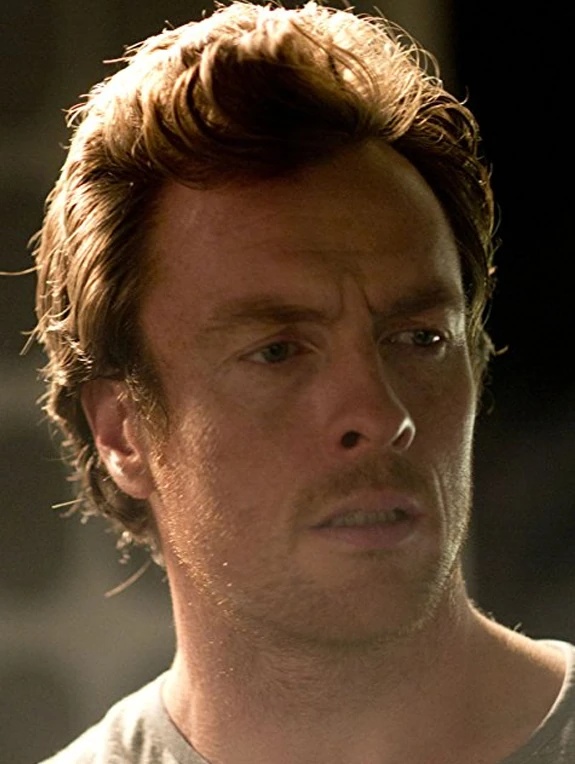 Toby Stephens - AI Character on RolePlai
