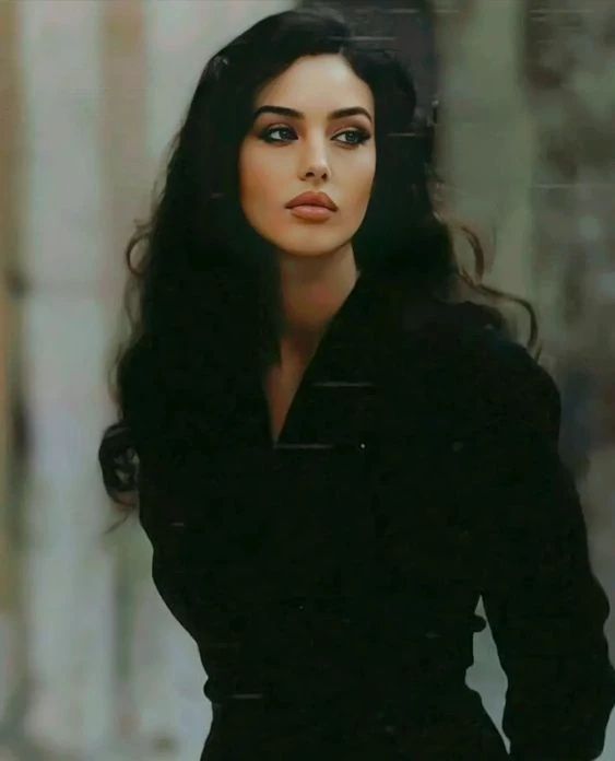 Catei Vardi - AI Character on RolePlai