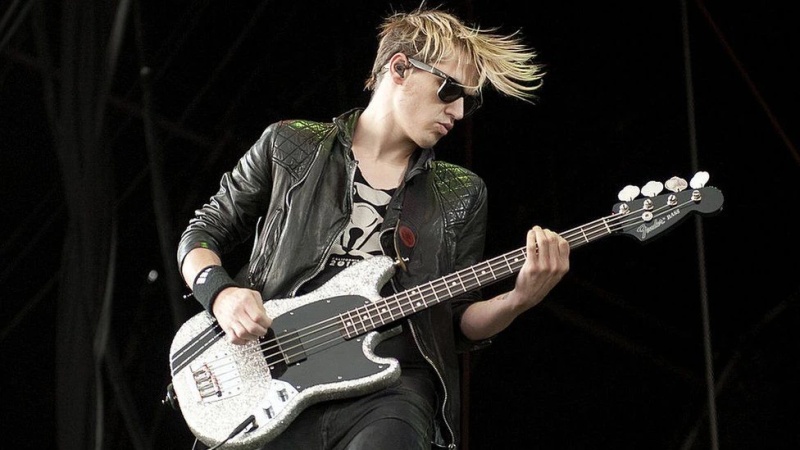 Mikey Way - AI Character on RolePlai