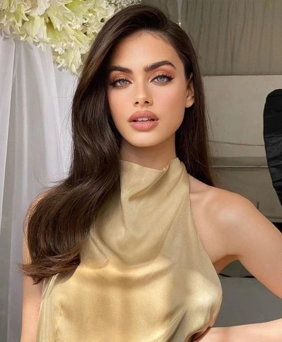 Quintessa Fawley - AI Character on RolePlai
