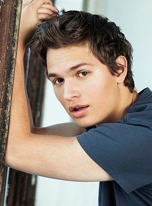 Flynn Abbott - AI Character on RolePlai