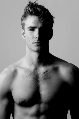 Everest Beckert - AI Character on RolePlai