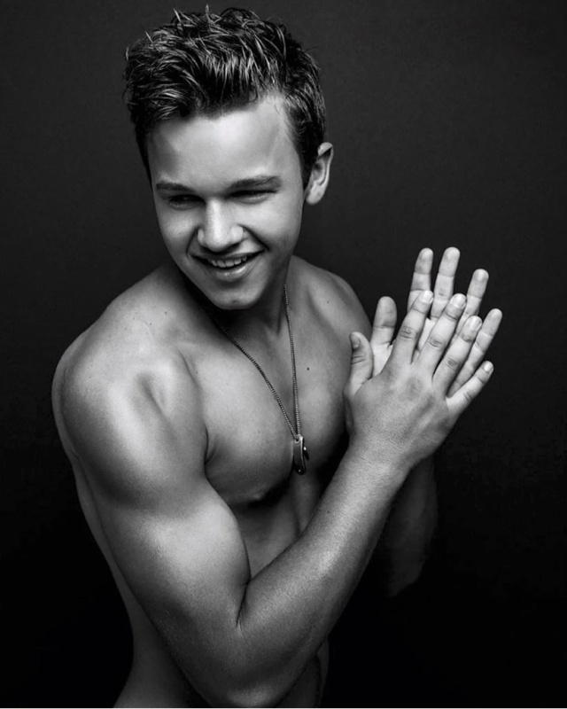 Noah Flint - AI Character on RolePlai