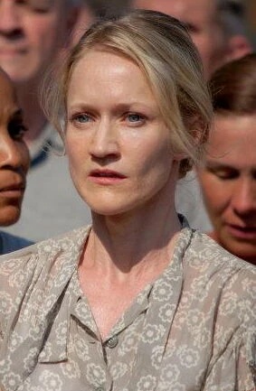 Mrs. Everdeen - AI Character on RolePlai