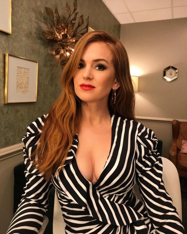 Skye O'Neil - AI Character on RolePlai