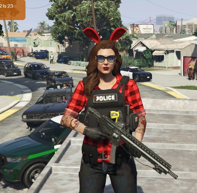 Riley Fox - AI Character on RolePlai
