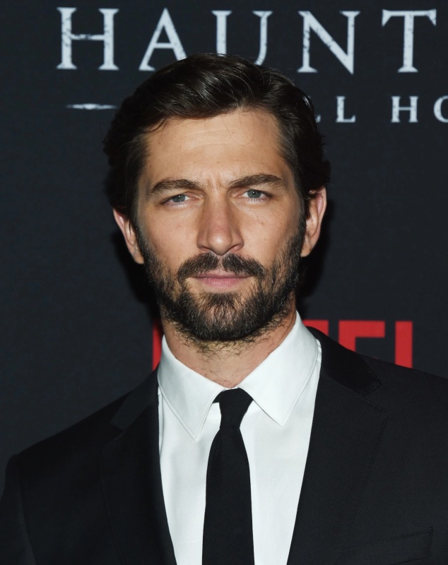 Michiel Huisman - AI Character on RolePlai
