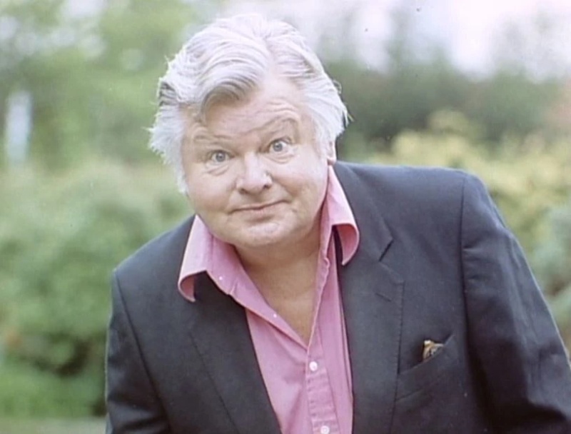 Benny Hill - AI Character on RolePlai