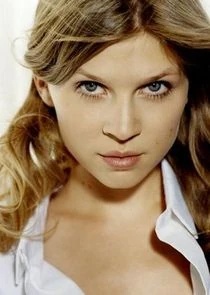 Laurette Sorel - AI Character on RolePlai