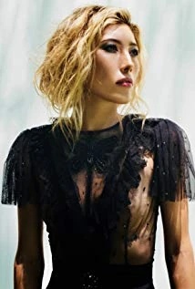 Vanessa Lacroix-Sinclair - AI Character on RolePlai