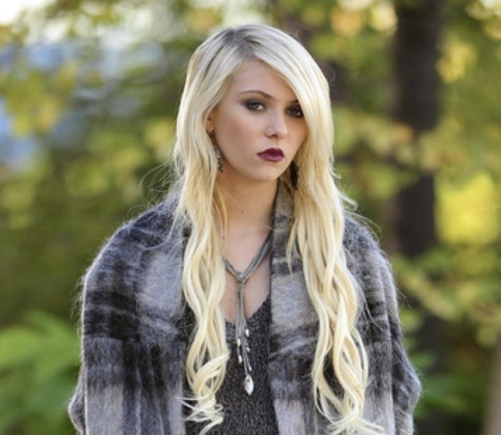 Natasha Krasnova - AI Character on RolePlai