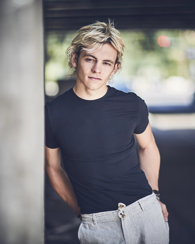 Levi Ocean - AI Character on RolePlai
