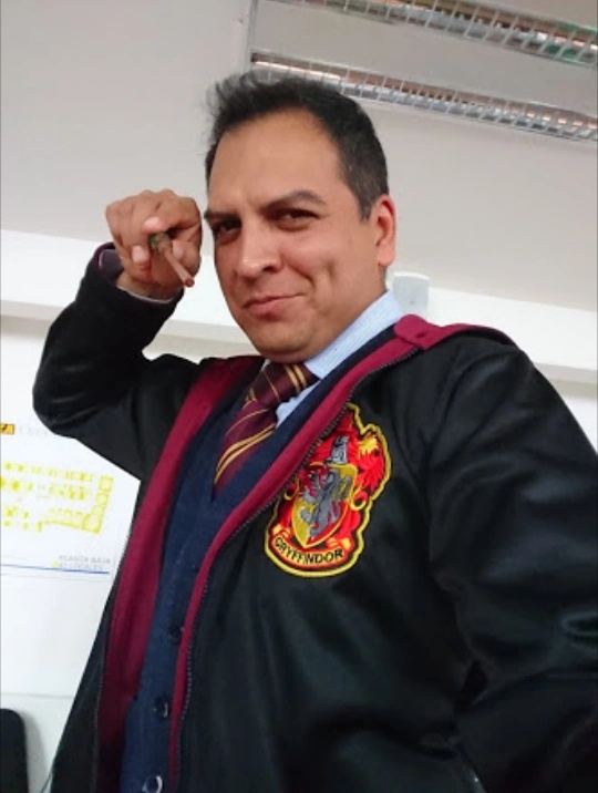 Víctor Ugarte - AI Character on RolePlai