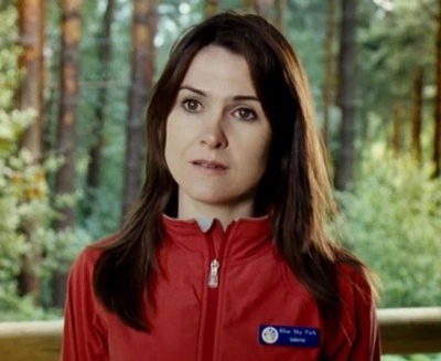 Valerie Irwin - AI Character on RolePlai