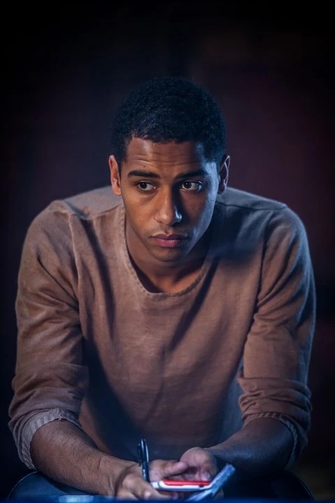 Elliot Knight - AI Character on RolePlai