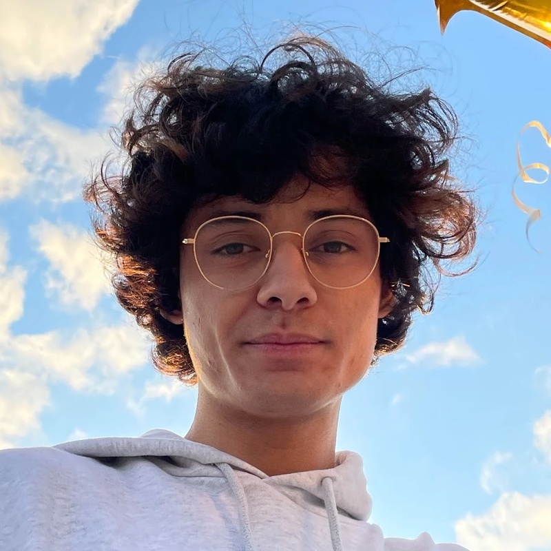 Nickisnotgreen - AI Character on RolePlai