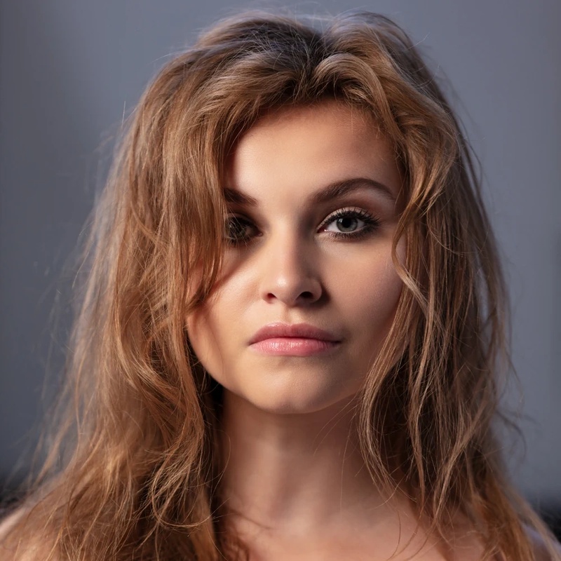 Maria Hengst - AI Character on RolePlai