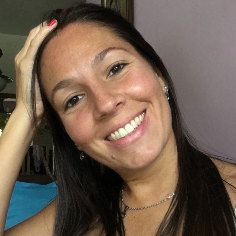 Mariana Torres - AI Character on RolePlai