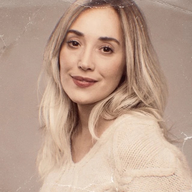 Carla Martelli - AI Character on RolePlai