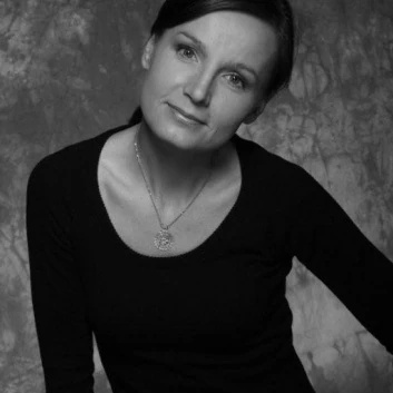 Beata Jankowska-Tzimas - AI Character on RolePlai