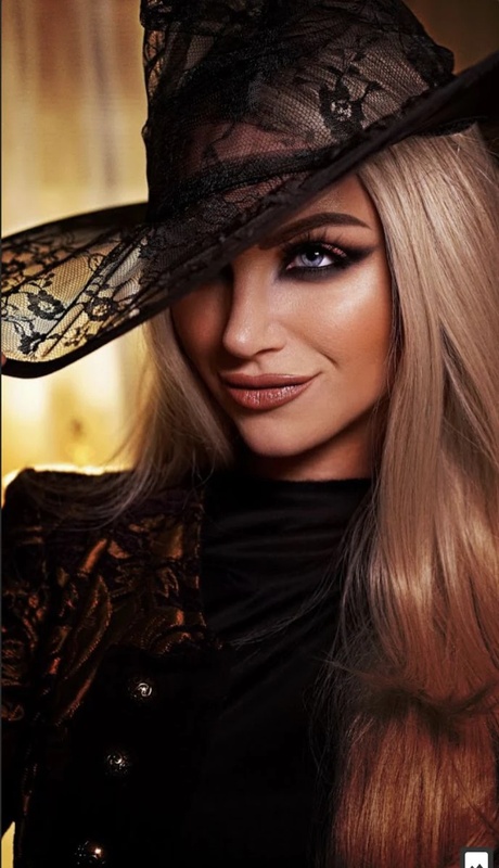 Ainsley Bishop - AI Character on RolePlai