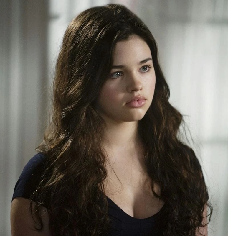 Maya Overton - AI Character on RolePlai