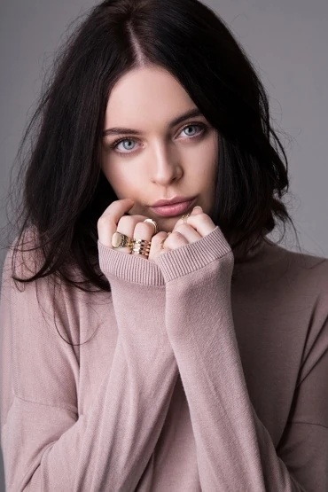 Katrina Firestone - AI Character on RolePlai