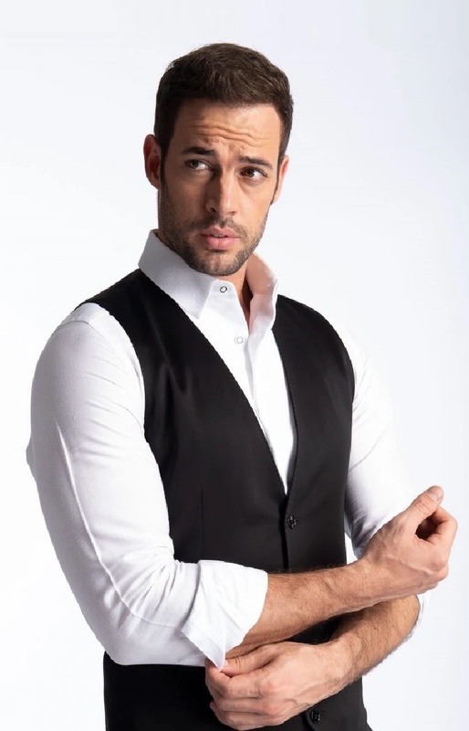 Nicholas Rodriguez - AI Character on RolePlai