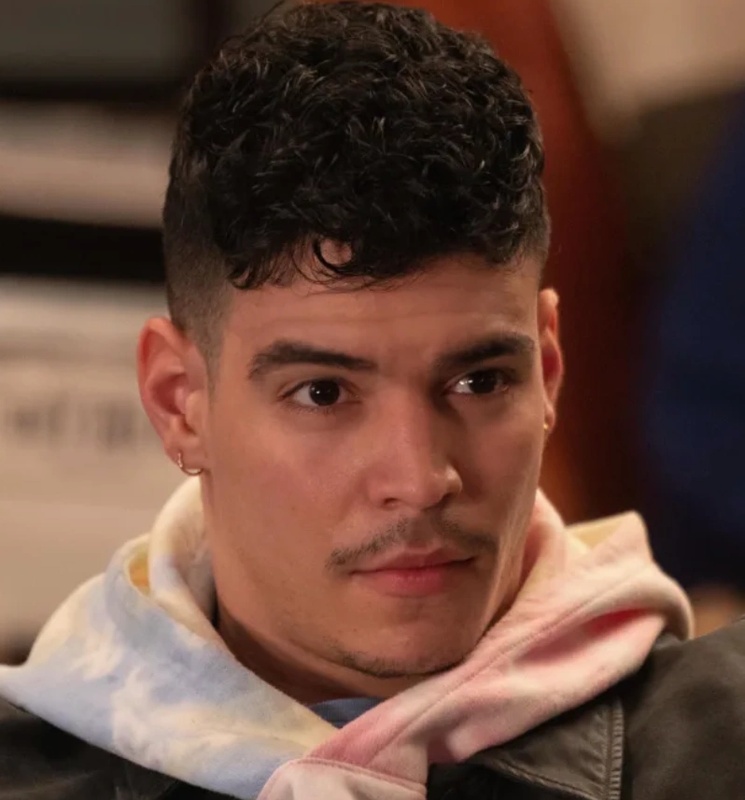 Oscar Torres - AI Character on RolePlai