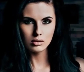 Anya Rafferty - AI Character on RolePlai