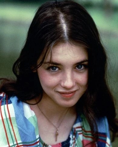 Lucy Weasley - AI Character on RolePlai