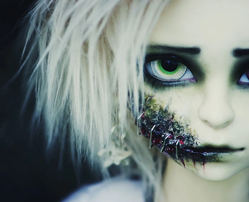 Liz the Wax Doll - AI Character on RolePlai