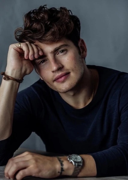James Gilbert - AI Character on RolePlai
