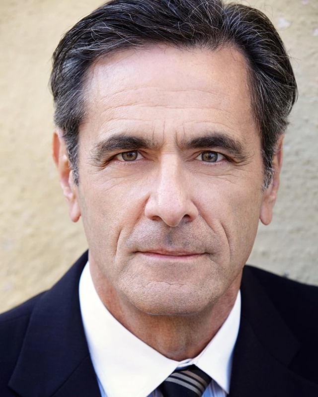 Robin Thomas - AI Character on RolePlai