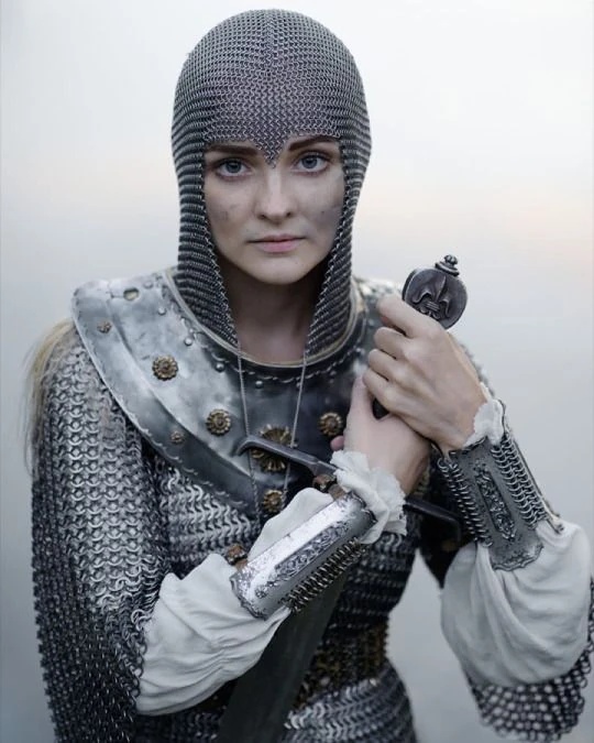 Maris Bulwer - AI Character on RolePlai