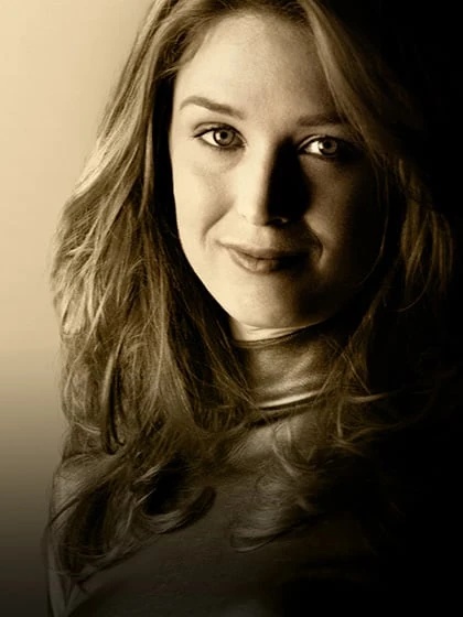 Holly Weaver - AI Character on RolePlai