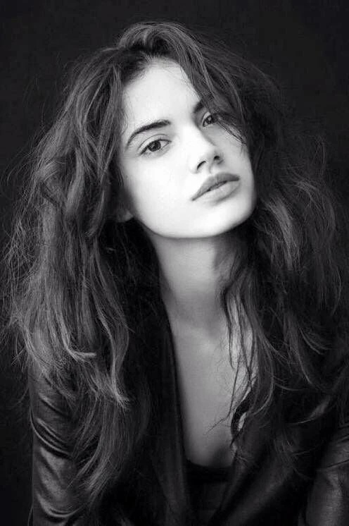 Kiara Falcone - AI Character on RolePlai
