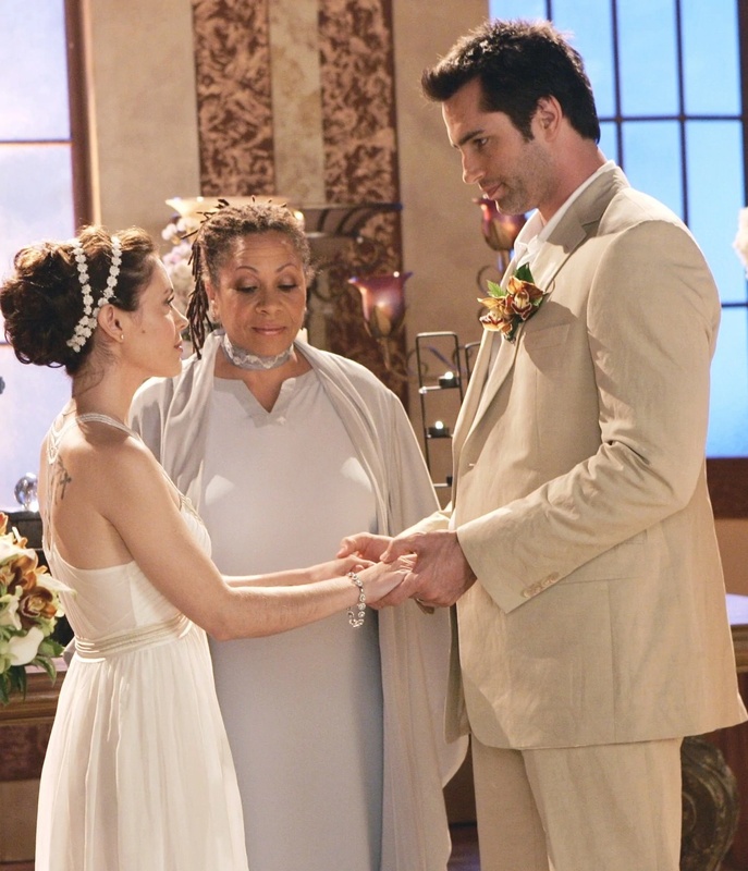 Phoebe and Coop Halliwell - AI Character on RolePlai