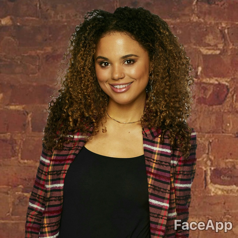 Chloe Edwards - AI Character on RolePlai