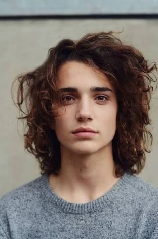 Oliver Hunter - AI Character on RolePlai