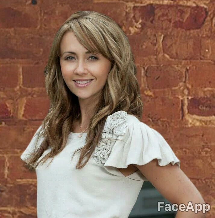 Maria Evans - AI Character on RolePlai