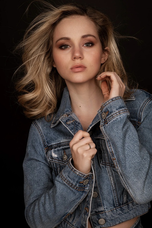 Betty Oliver - AI Character on RolePlai