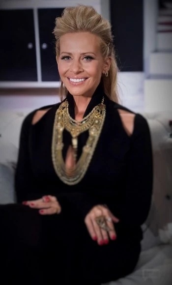 Dina Manzo - AI Character on RolePlai
