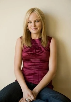 Malin Åkerman - AI Character on RolePlai