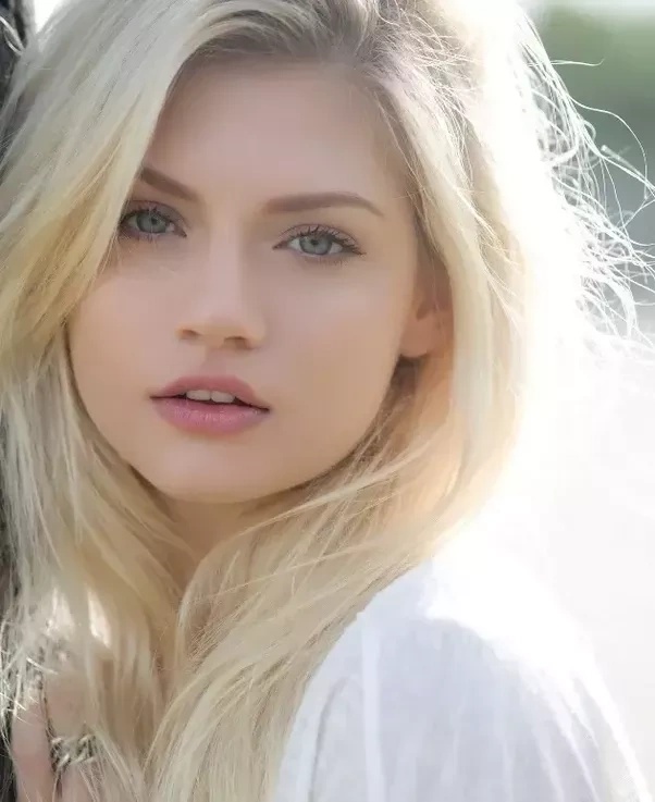Frederika Heller - AI Character on RolePlai