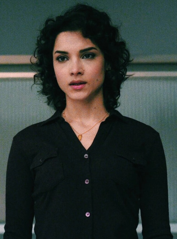 Dinah Madani (Earth 1) - Smallville Extended Universe - AI Character on RolePlai