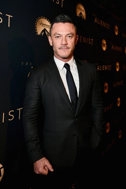 Luke Evans - AI Character on RolePlai