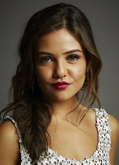 Avery Pucey - AI Character on RolePlai